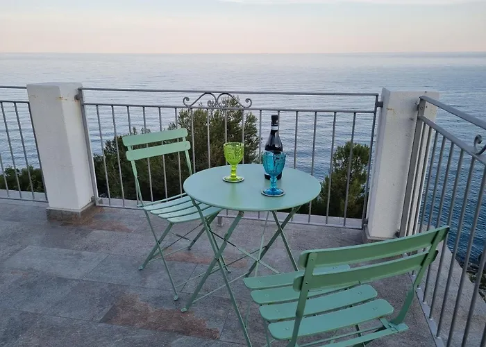 Alloggio per agriturismo La Tuffatrice Imperia